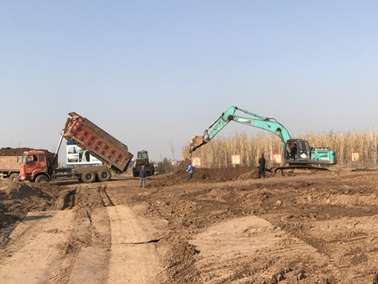 章江新区政府储备地块土方清运工程.jpg